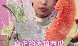 网红吃瓜小霖霖是谁呀视频,视频走红背后的故事