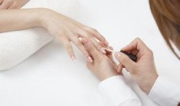 郑州美甲员工爆料视频,揭露行业潜规则与真实工作环境