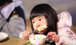 娱乐吃瓜酱 姐姐和弟弟,姐姐与弟弟的甜蜜互动，揭秘娱乐圈温馨亲情