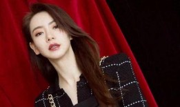 当红女星爆料娱乐圈,当红女星亲曝内幕，惊人真相令人咋舌
